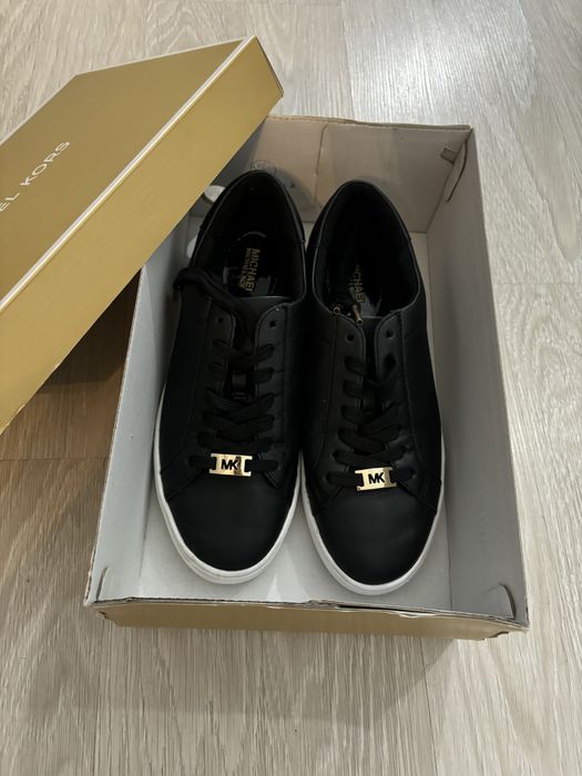 Vand adidasi Michael Kors