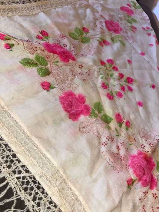 Народна носия рокли и кърпа