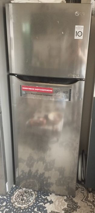 Холодильник LG сатилади