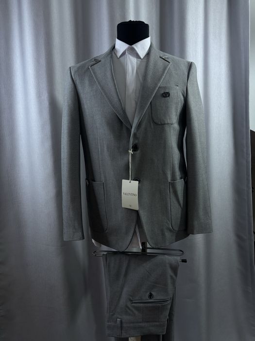 Costum Valentino