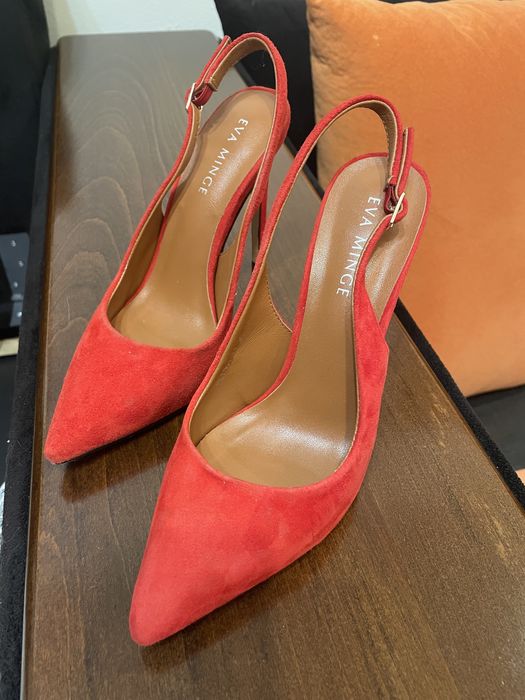 Червени велурени обувки на ток Eva Minge