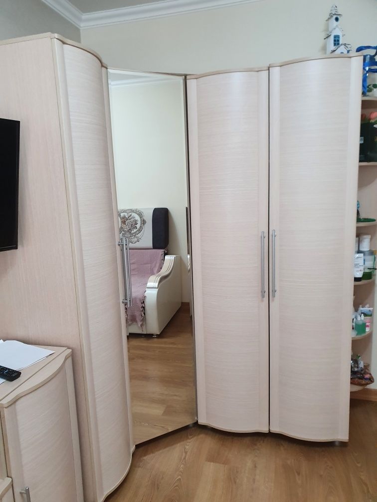 Угловой шкаф комод