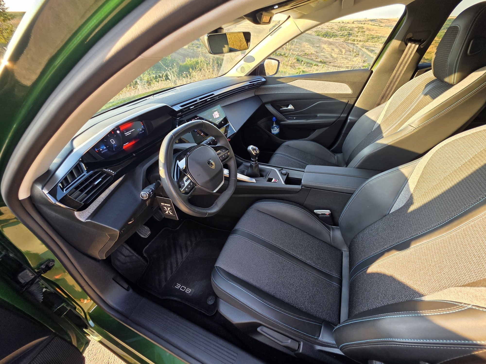 Peugeot 308 1.2i 130 к.с. 2022 - Пежо 308