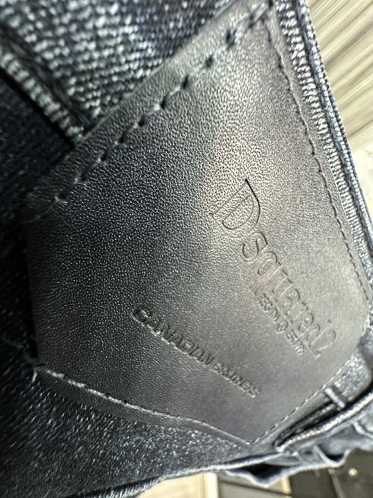 Blugi Dsquared2. Marimi: 50/52/54/56/58