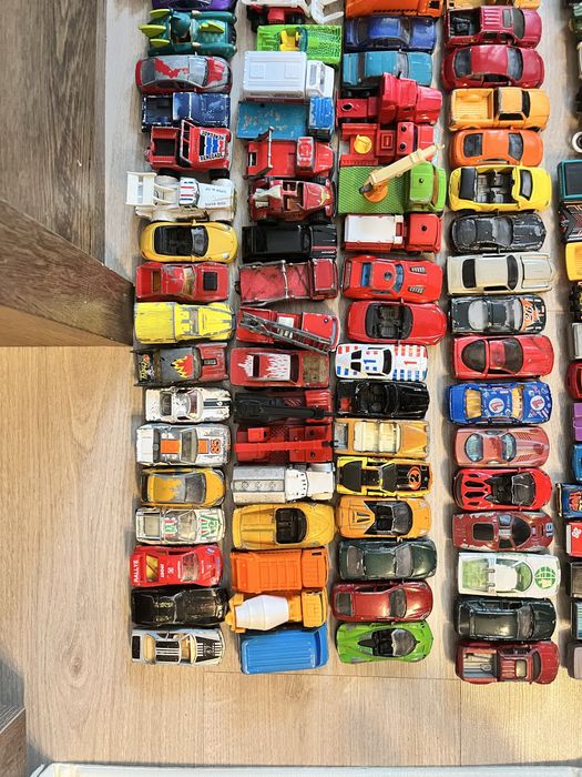 Masinute matchbox , majorette , welly etc