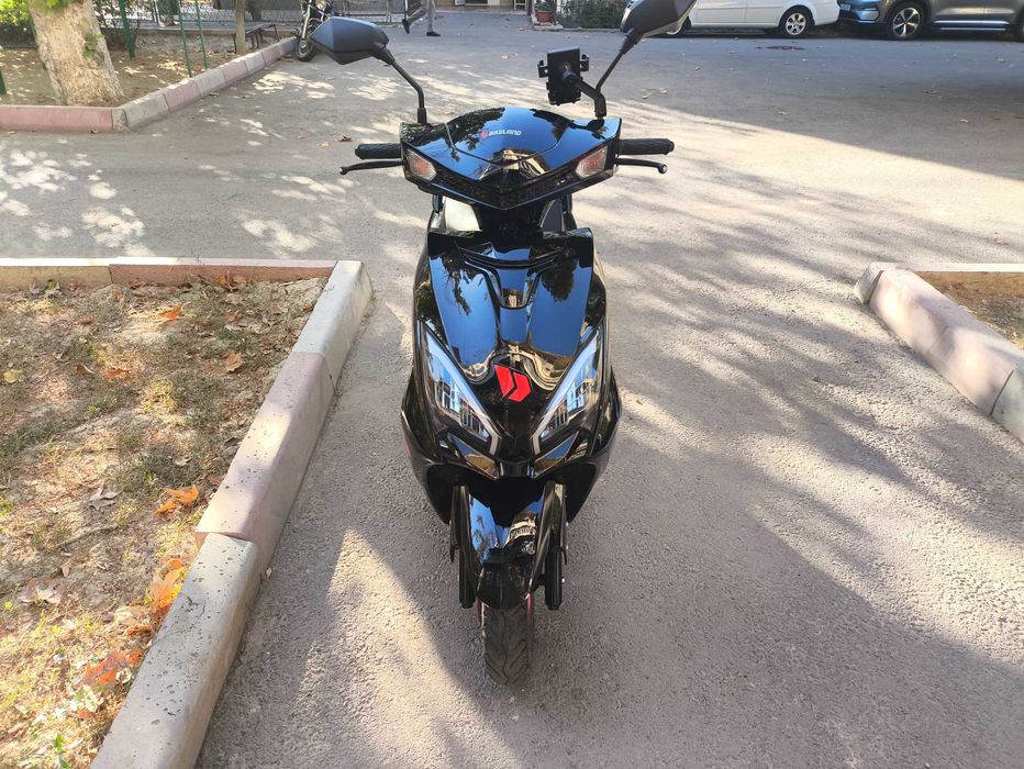 Skuter Rocket 150cc 600$