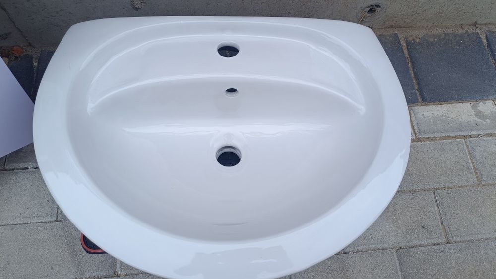 Керамична мивка с овална форма - чисто нова