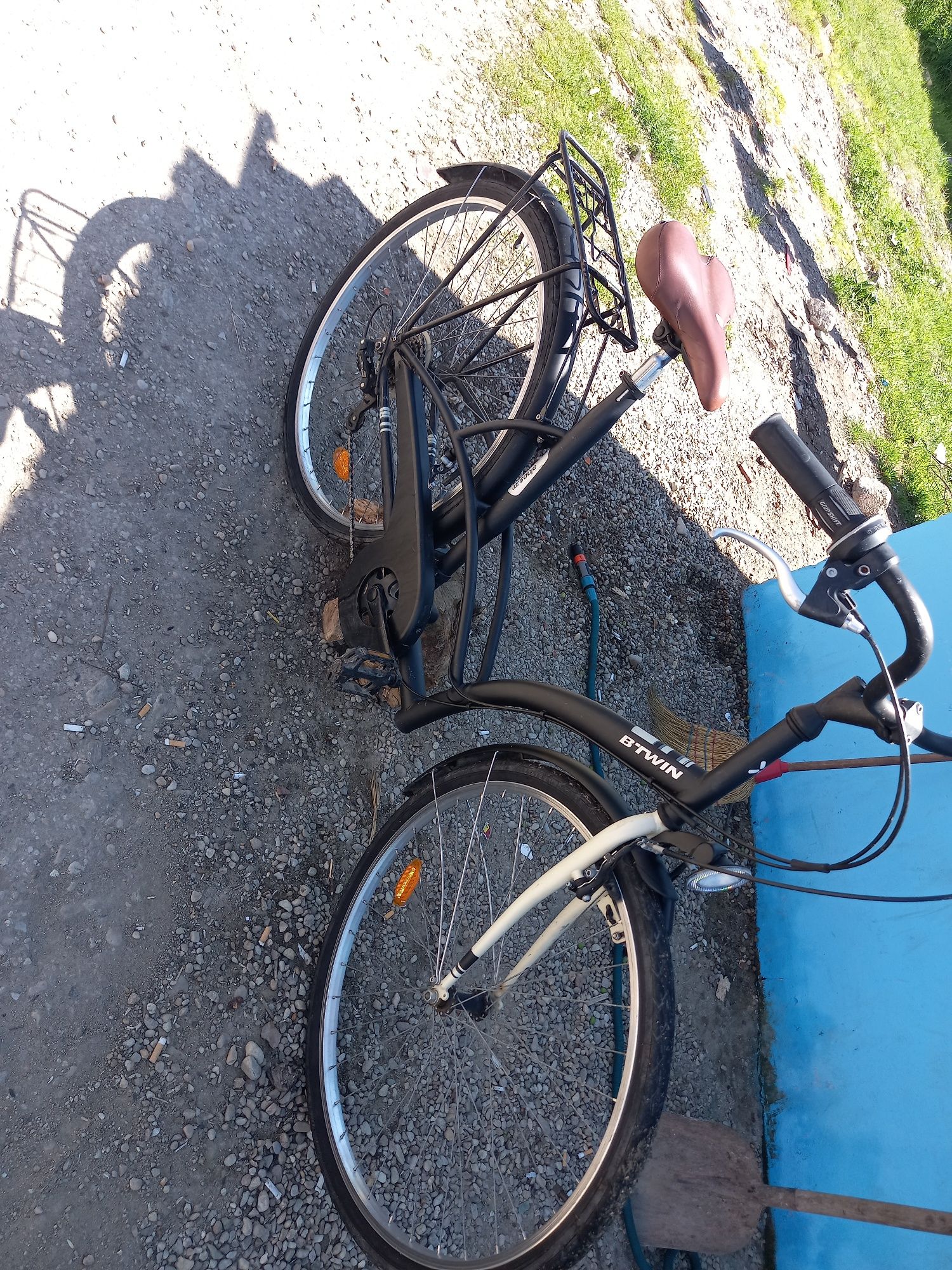 Bicicleta bună vând sau schimb