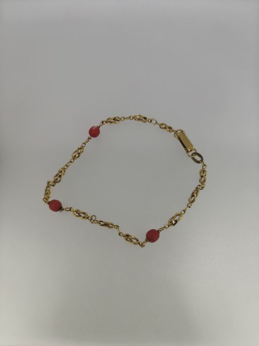 Brățară aur 18k 3.52gr cu coral (r)