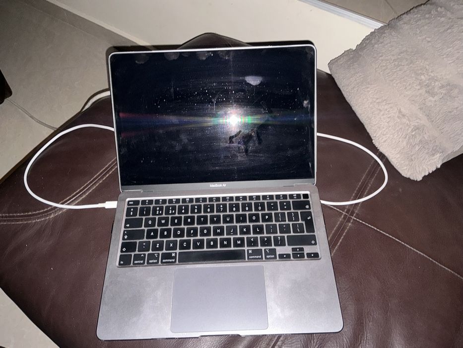 Macbook air 2020 i5 16gb  1Tb