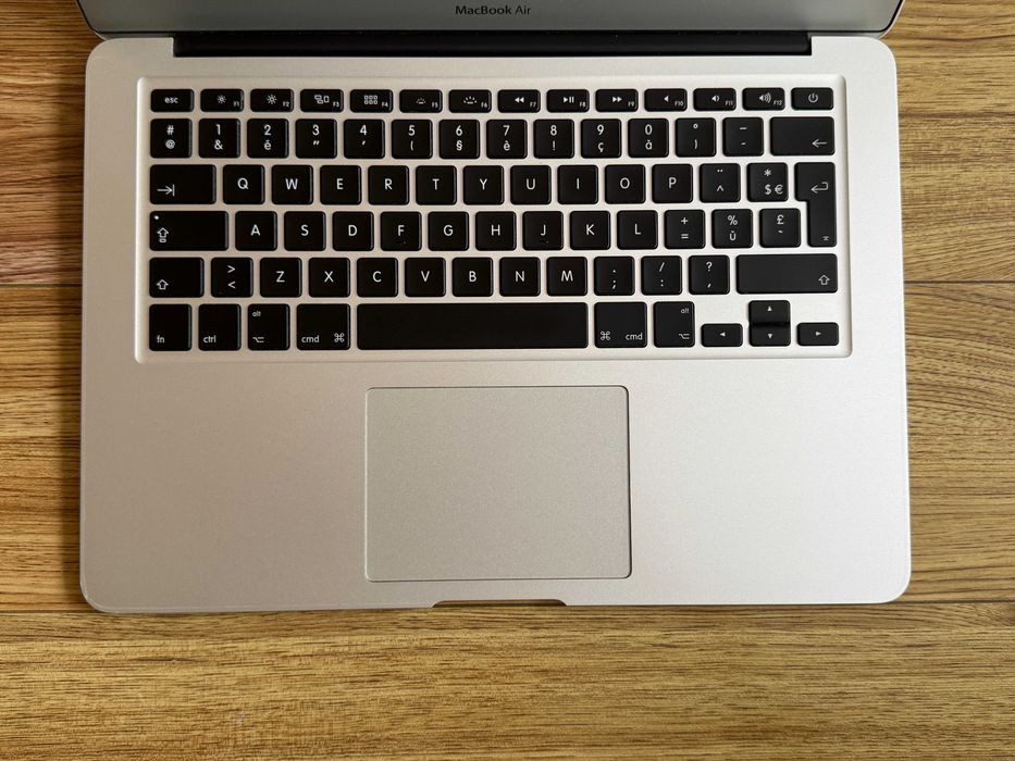 MacBook Air 13 2014`Core i5-4260U/128GB SSD/4GB RAM