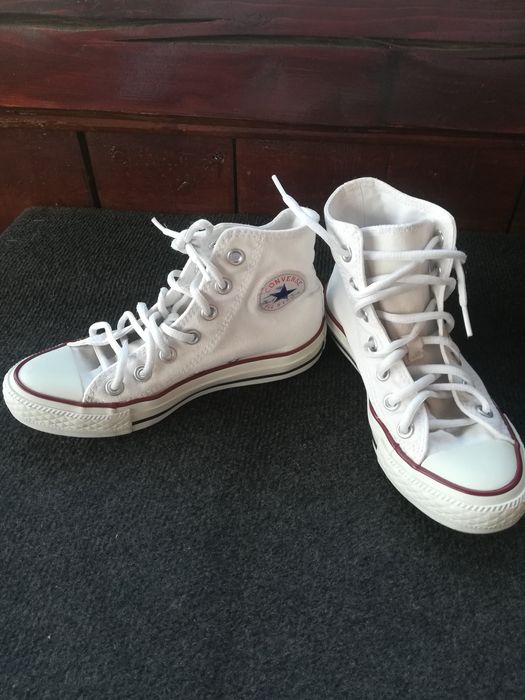 Teniși converse albi
