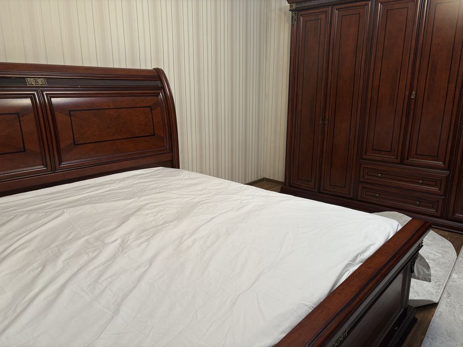 Итальянский спальный гарнитур