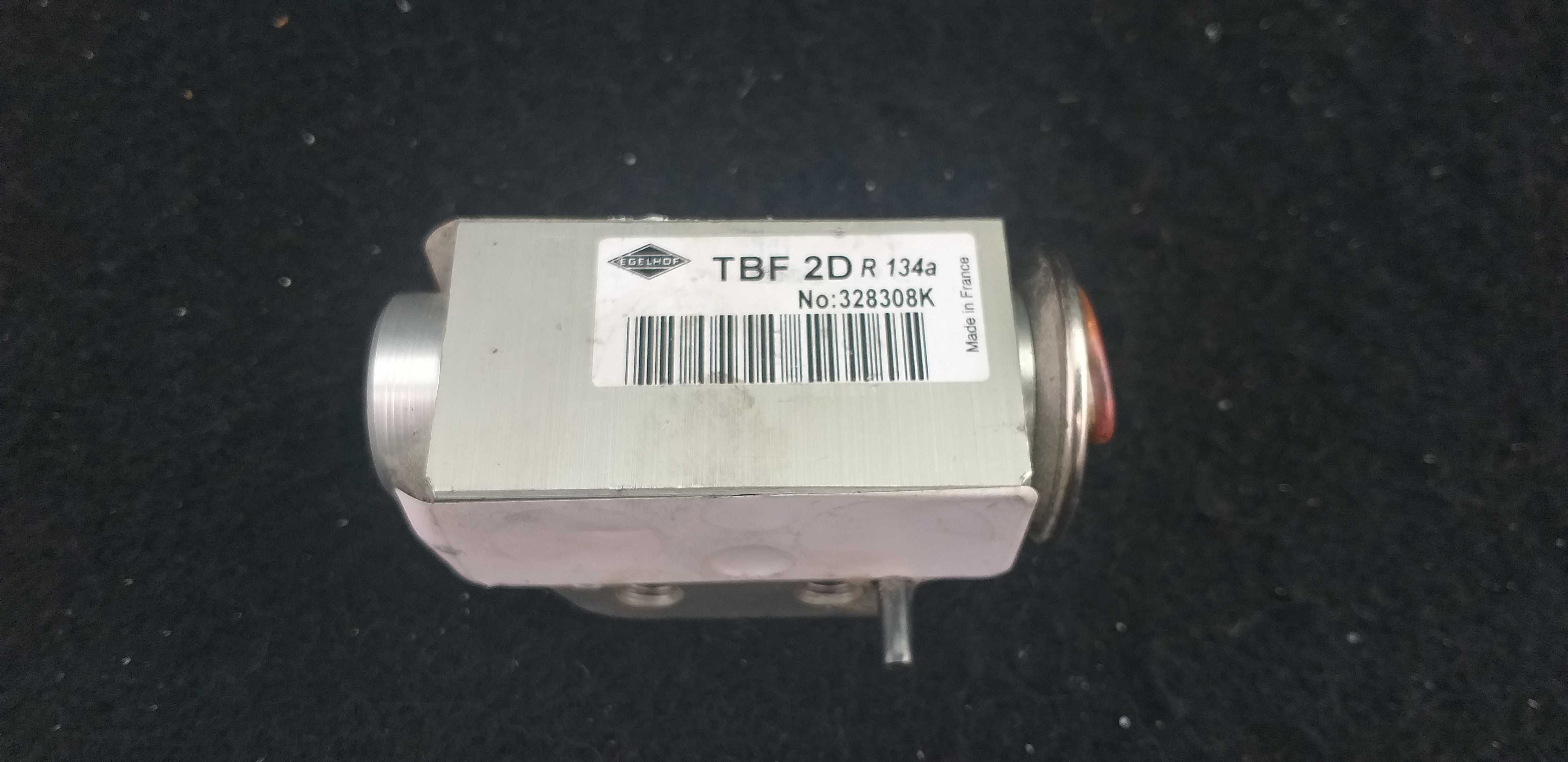 Compresor AC - VOLKSWAGEN,  motor de 2500 cc (BPC), nou