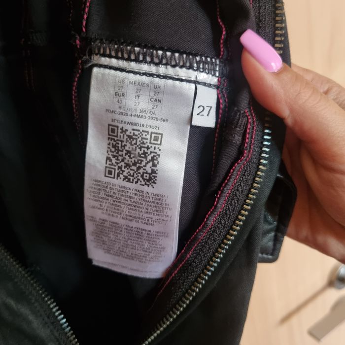 Salopeta Guess nr 27