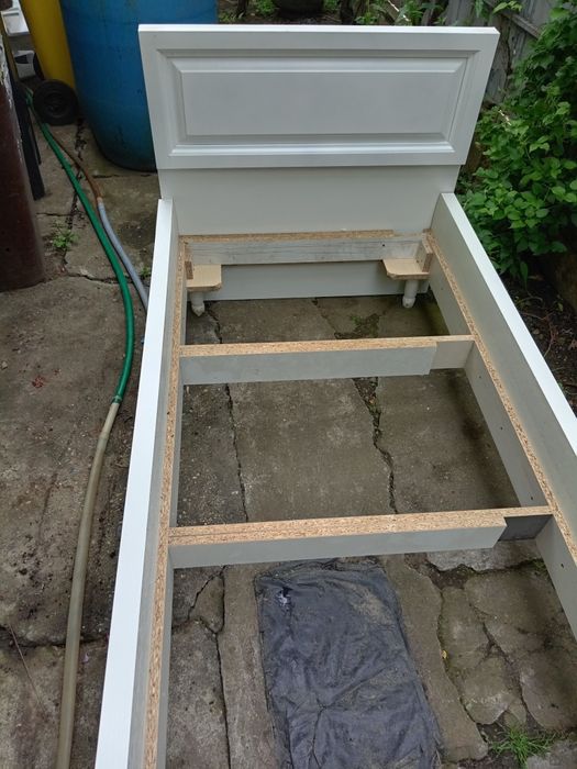 Cadru pat nou cu mici defectiuni