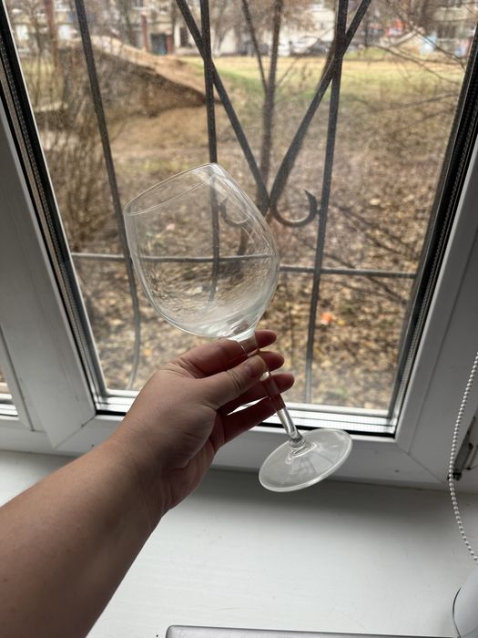 Продам бокалы под вино