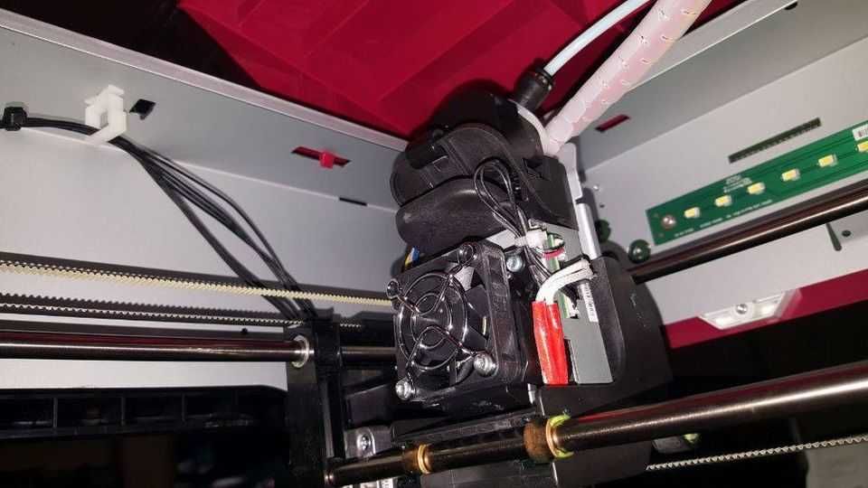 Imprimanta 3D XYZprinting da Vinci 1.0 Pro 3-in-1