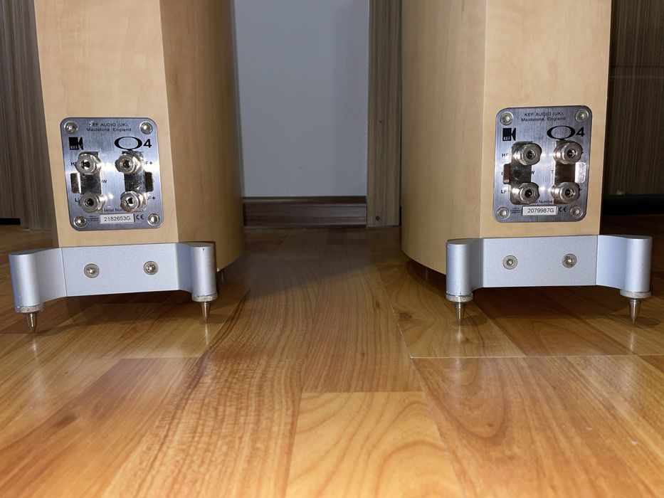 Boxe de podea KEF Q4