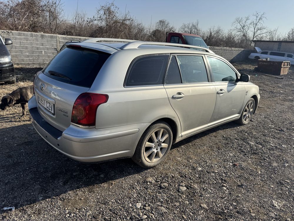 Toyota avensis 2.0 dizel само на части
