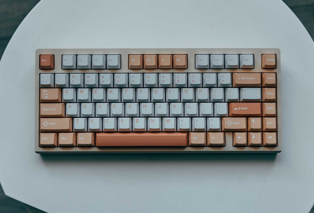 tastatura mecanica custom Bridge 75 Plus aluminiu noua spray milk