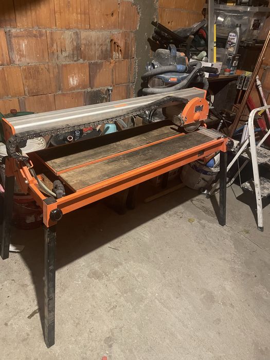 Masina gresi si marmura warning