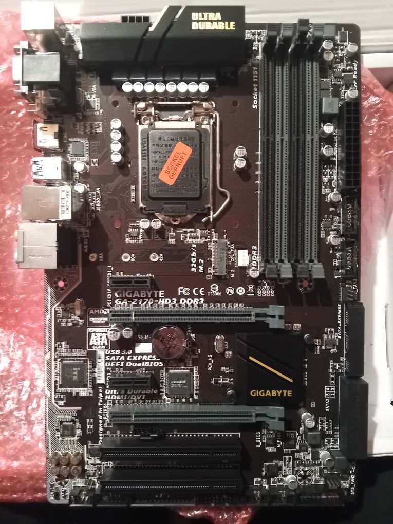 Vând placa de baza Gigabyte GA-Z 170-hd3 Ddr3