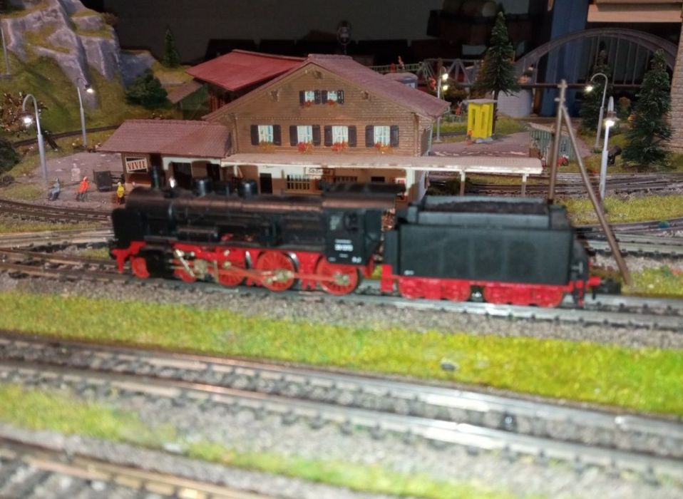 Arnold BR 38 scara N, 9mm
Locomotiva este dotată cu decodor digital
Lu