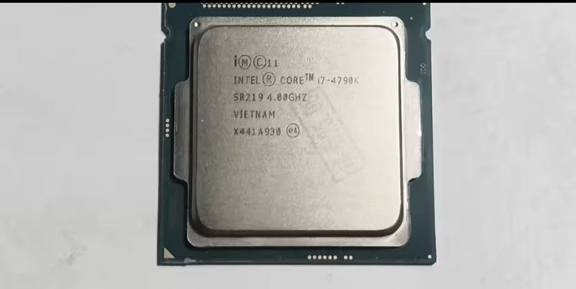 Intel I7 4790k .
