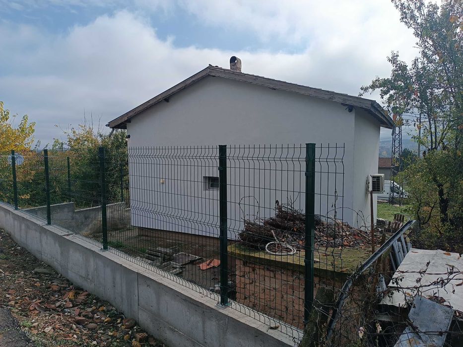 Продавам къща в Червен бряг, Маркова могила.