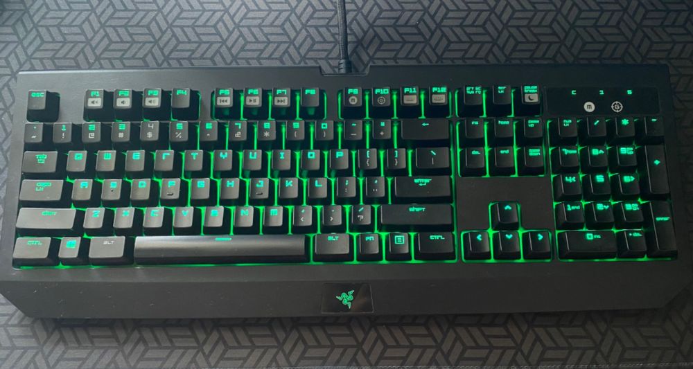 Механическая клавиатура razer blackwidow