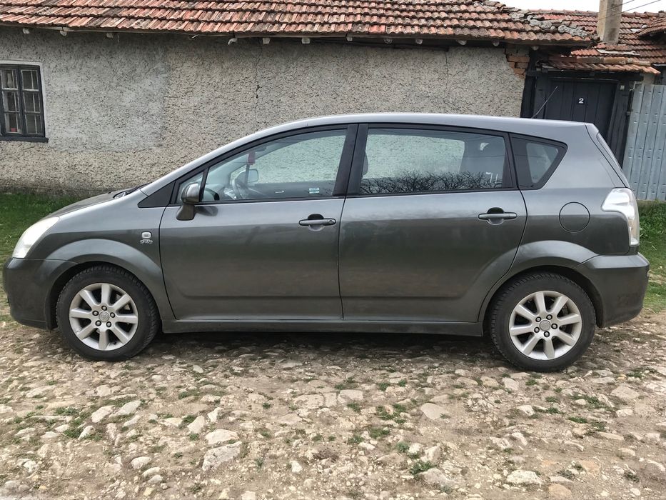Toyota Corolla verso 2.0D4D(116к.с.)
