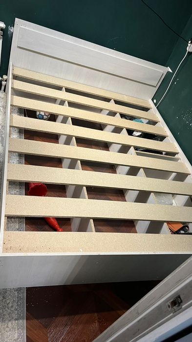 Двухспальная кровать