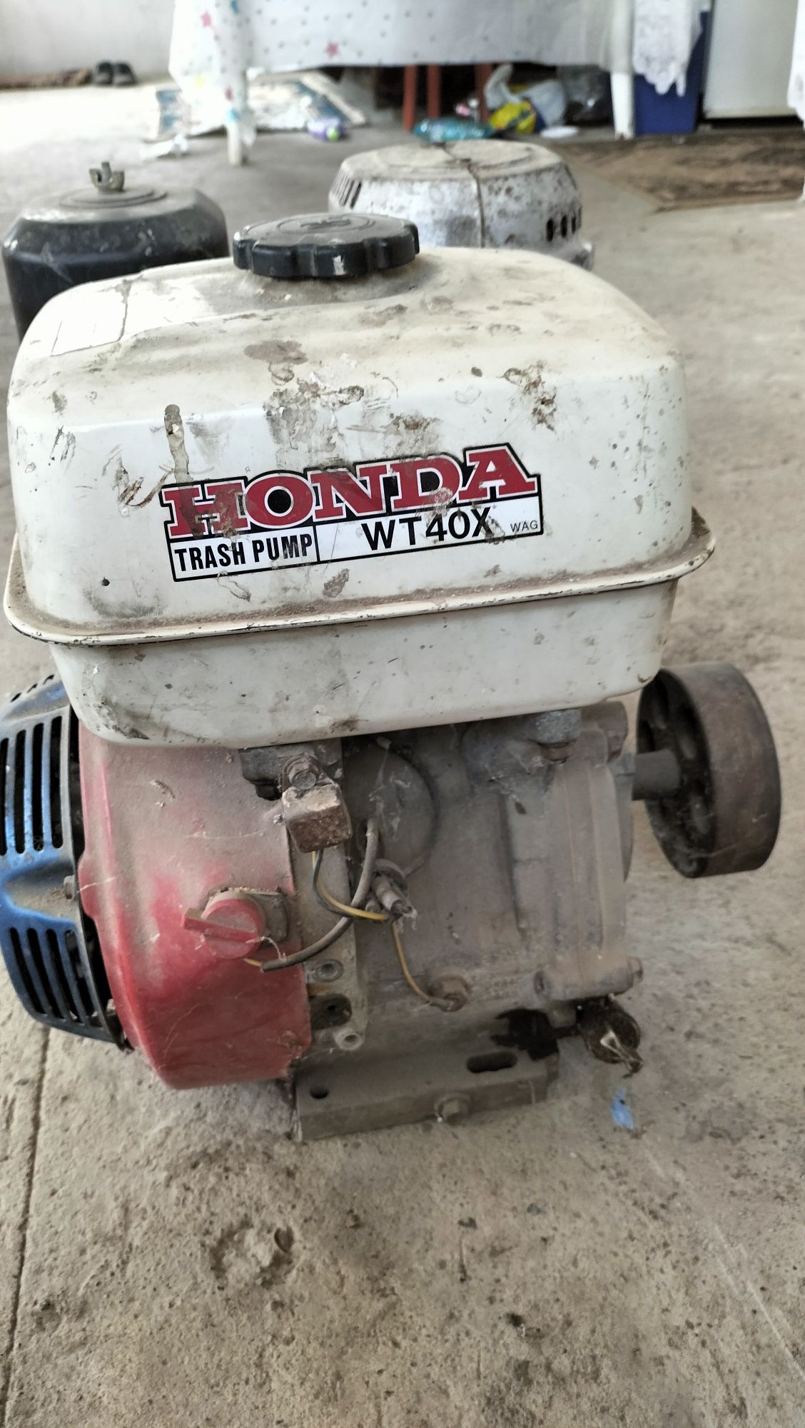 Vând motor honda