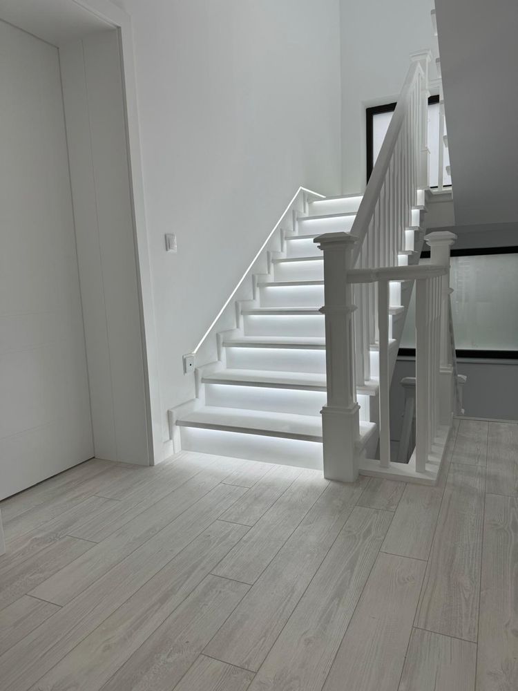 Vila unica in stil scandinav -Finisaje de lux,aproape de lac si padure