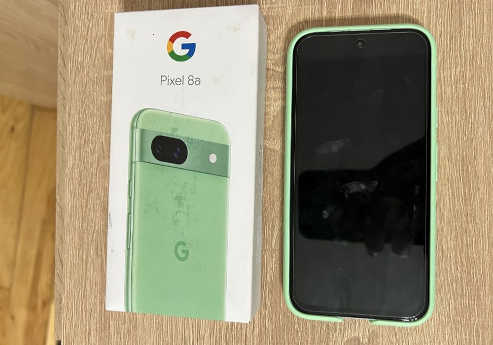 Google pixel 8a green