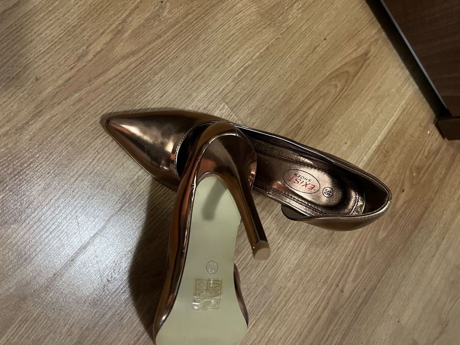 Pantofi stileto aramii noi