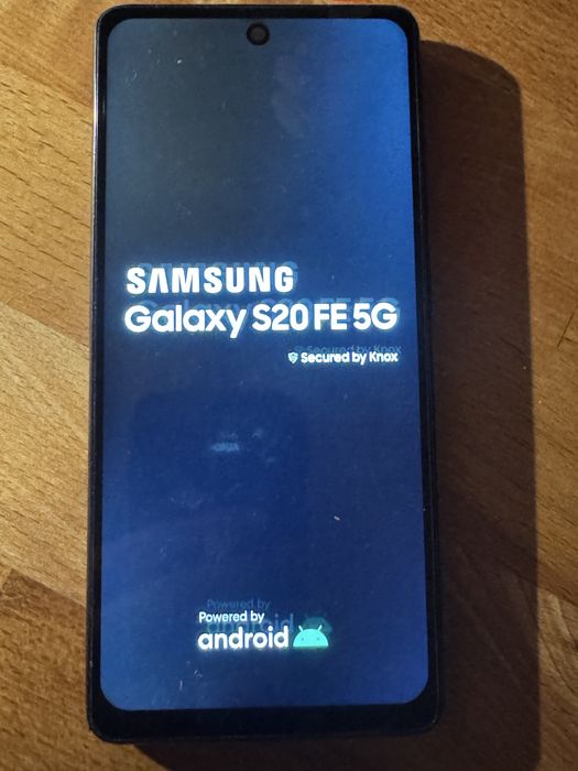 Vand Samsung Galaxy S20 FE 5G + unul pt piese