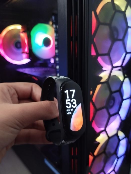 Продаю Mi Band 7

Состояние: отличное
Экран без царапин, батарея д