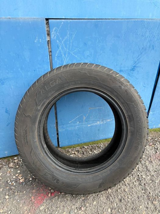 Продам зимние шины 1 шт 15р