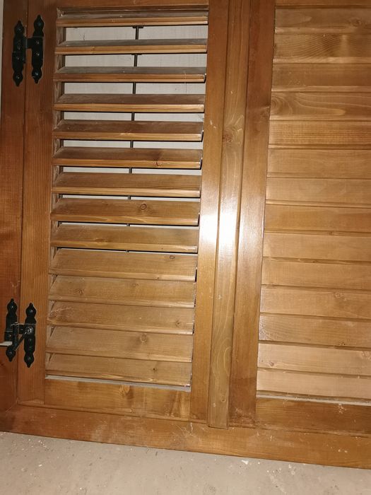 Obloc geamuri. Din lemn