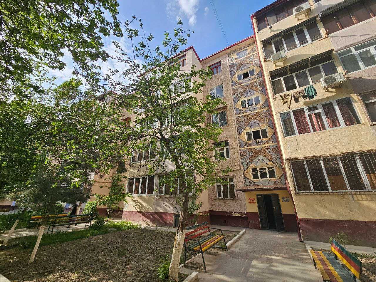 3-х комнатная квартира на 3 этаже = 65 м² = Согдиана