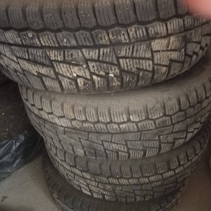 Продам шины с дисками 185/70/14