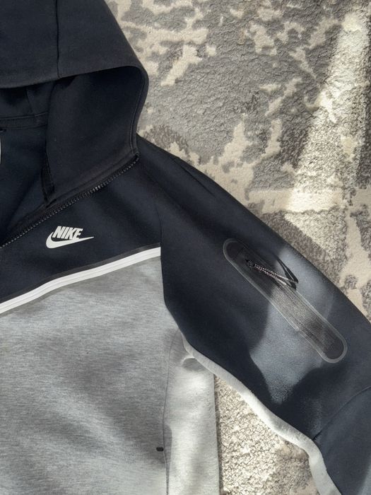 Nike Tech Fleece – Gri/Negru (doar hanorac)