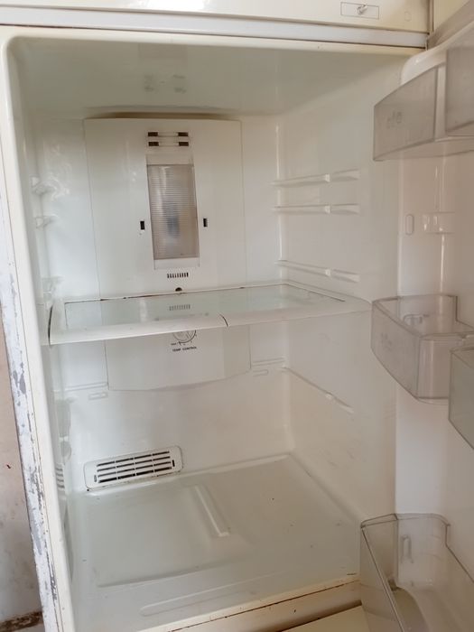 Холодильник не новой,но работает отлично