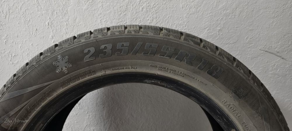 Продам шины липучка Roadx 4 шт 235/55 r18