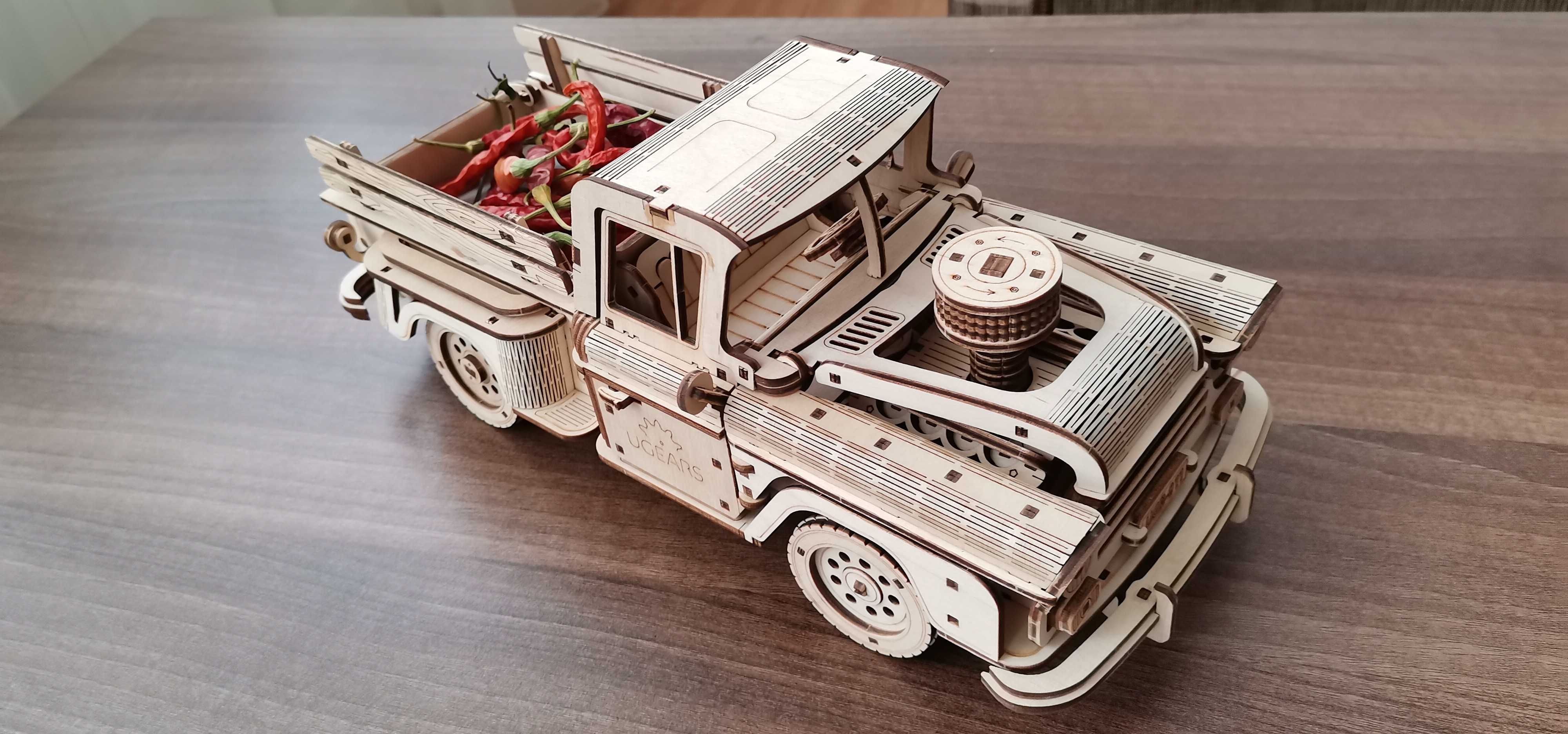 Puzzle 3D asamblat camioneta