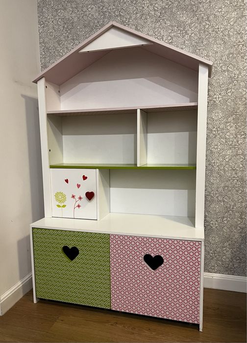 Шкафчик-домик для девочки