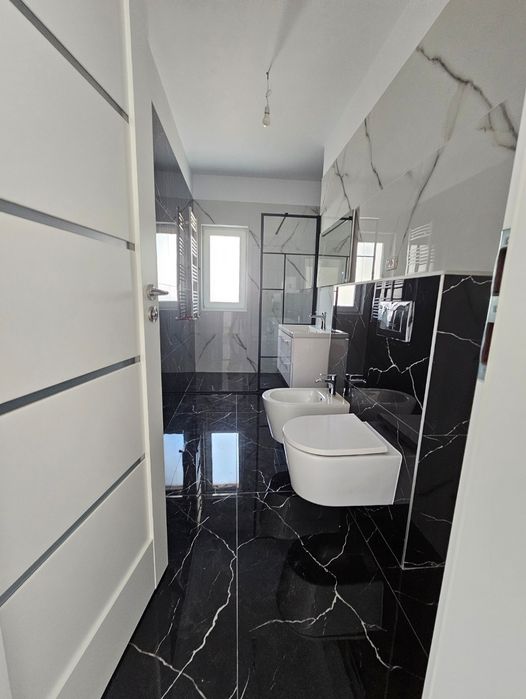 Case de tip duplex, str. 1 Decembrie, la 7 min. de Rond Pacurari