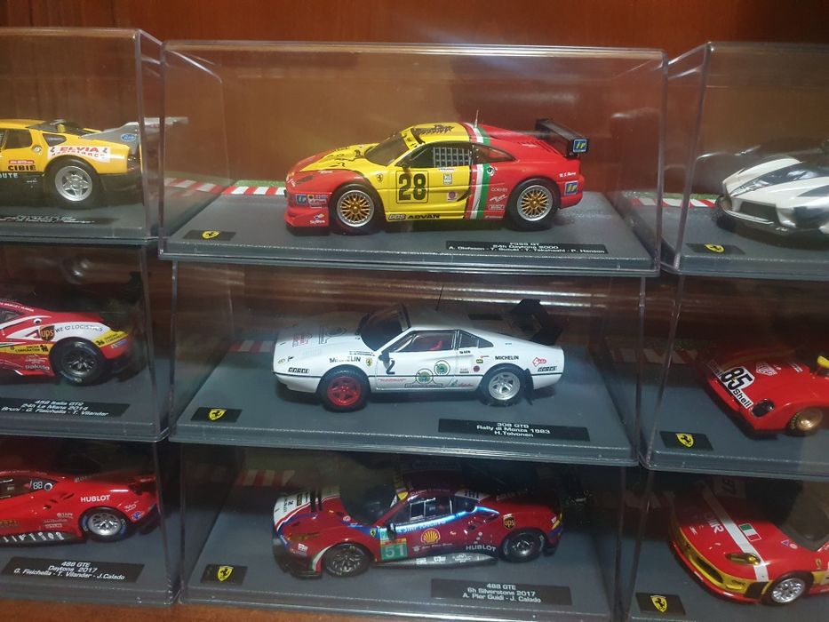 De vânzare lot machete Ferrari